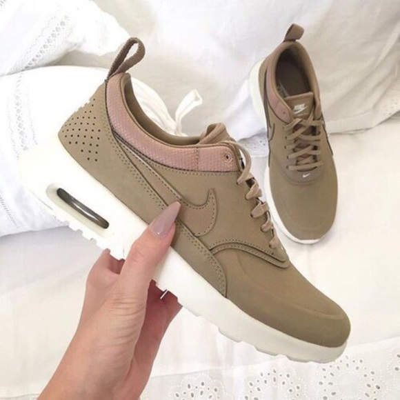 Nike Shoes - Nike Thea